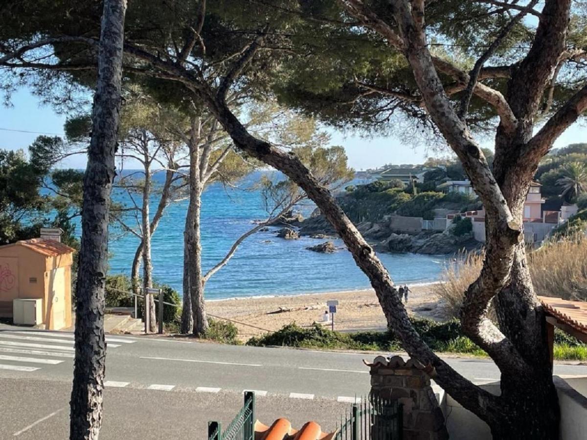 Entre St-Raphael Et St-Tropez. Studio Pieds Dans L'Eau, A Partir De 600 Euros/Semaine. Saint Aygulf Ngoại thất bức ảnh